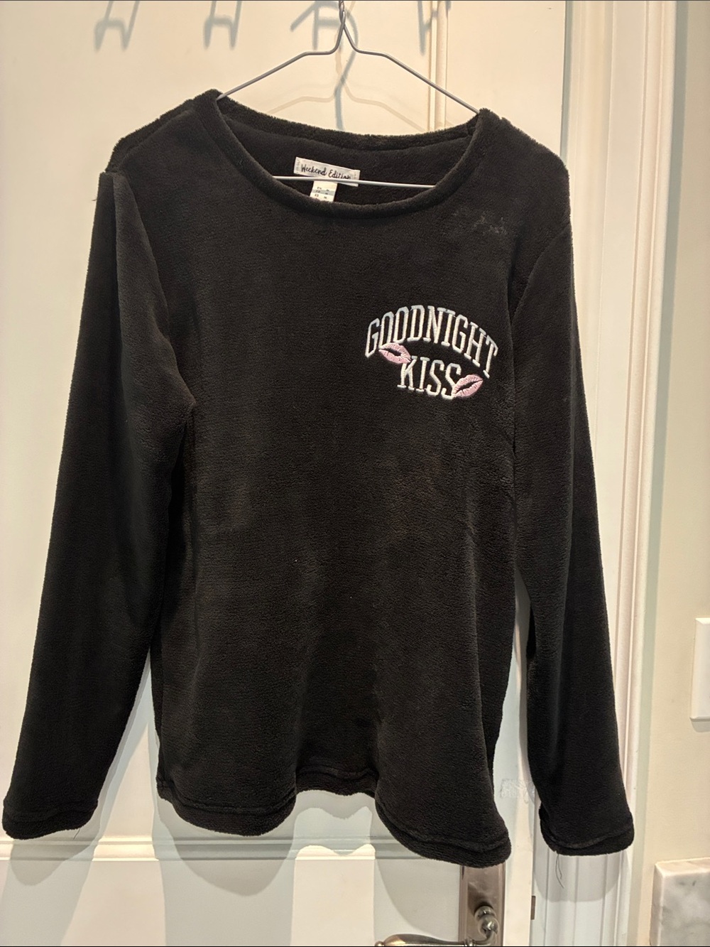 Weekend Edition Black 'Goodnight Kiss' Plush Pullover for Kids 👵MT